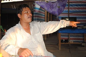 Đòi đốt trụ sở xã vì nợ tiền nhậu