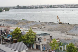 Vụ lấp sông Đồng Nai: 'Sông ta, ta quyết'