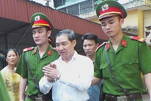 Sửa luật, quan tham thoát án tử?