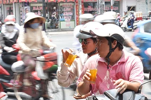 Mùa nóng, uống nước phải đúng cách 