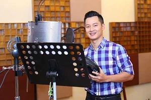 Đức Tuấn về với nhạc đỏ sau 15 năm ca hát