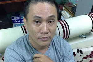 ‘Tú ông’ môi giới cho cả cháu mình