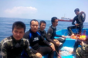 Gần 60 chiến sĩ cảnh sát biển tham gia cứu nạn máy bay Su 22