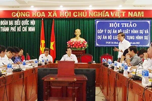 Sửa BLHS: ‘Quy định như dự thảo sẽ chẳng tử hình được “quan tham” nào’!