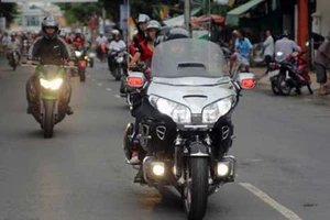 Bộ trưởng Thăng nghĩ gì về mô tô vào cao tốc?