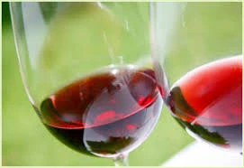 Bị cắt dạ dày vì nhầm acid là rượu