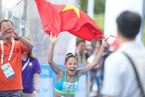 HCV đi bộ kịch tính của Thanh Phúc: Nước mắt hạnh phúc