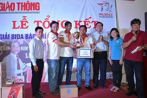 Báo Pháp Luật TP.HCM đăng cai giải Billiards báo chí năm 2016