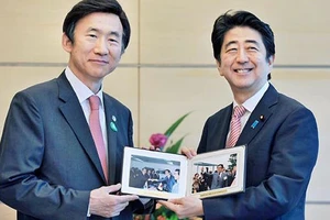 Nhật và Hàn Quốc đều muốn gác bỏ quá khứ