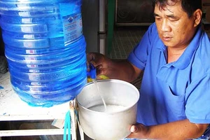 Sống với nguồn nước ô nhiễm, độc hại