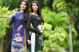 Sĩ Hoàng đem áo dài sang Mỹ