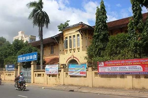 Mời thầu xây mới nhưng vẫn chờ nghe dư luận 