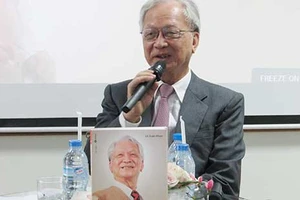  Từ chính khách tới cố vấn cho ba đời thủ tướng