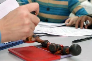 Doanh nghiệp ùn ùn đăng ký con dấu mới