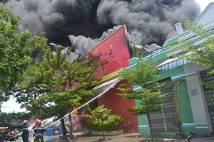 Cháy xưởng sơn, thiệt hại 10 tỉ đồng 