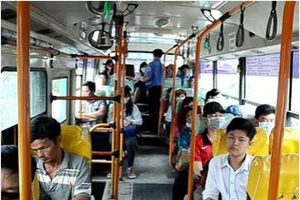 Bắt đầu gắn camera lên xe buýt