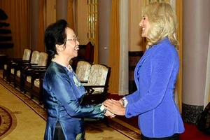 Phó chủ tịch nước tiếp phu nhân phó tổng thống Hoa Kỳ