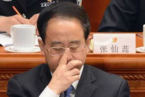 Cả dòng họ Lệnh ‘ngã ngựa’