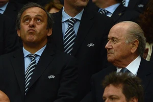 Ghế chủ tịch FIFA: Ai dám “đánh” Platini?