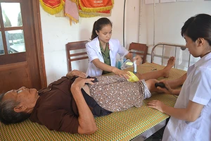 Khám bệnh tình nguyện trên đảo Lý Sơn