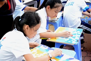 Dạy con cách yêu môi trường