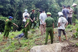 Cả gia đình bốn người bị thảm sát