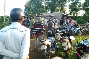 Mâu thuẫn với vợ, chém chết bốn người 