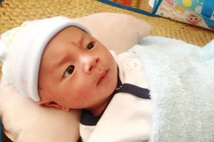 Bé Phát về nhà trong niềm vui người thân 