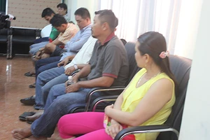 ‘Mua logo “xe vua’ để được CSGT ưu ái” (?)