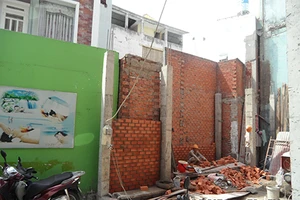 Sân riêng hay hẻm chung?