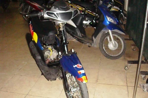 Bắt kẻ hối lộ CSGT để chuộc xe ‘độ’