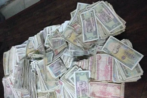 Mang ‘một đống’ tiền lẻ đi đổi, được không?