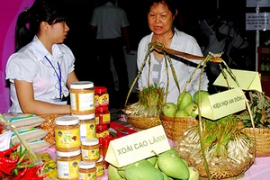 Trái cây đặc sản Việt vào Mỹ, Nhật