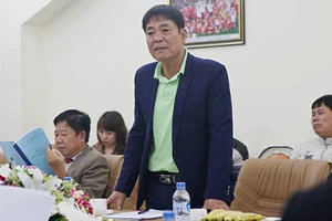 ‘Bộ máy điều hành V-League có vấn đề!’