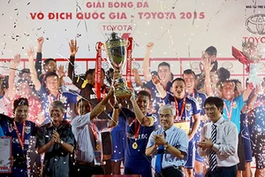 Khóa sổ V-League 2015: Đâu đã vào đấy!