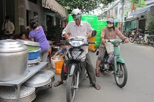 Nhóm thiện nguyện ‘Gốc cây sung’