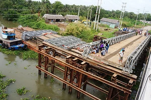 Vụ cô gái rơi xuống cầu tạm: Chủ đầu tư đổ lỗi cho nạn nhân