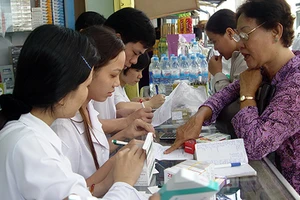 Giá biệt dược đang ngoài tầm với của dân