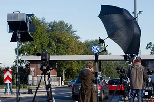 Nhận án phạt ‘trí mạng’ vì khói xe