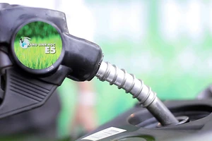 Chê xăng sinh học nên cồn cũng tiêu