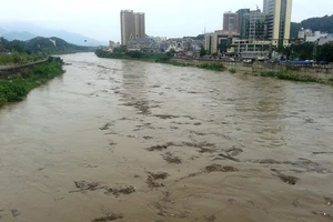 Trung Quốc xả lũ đột ngột gây lũ trên sông Hồng 