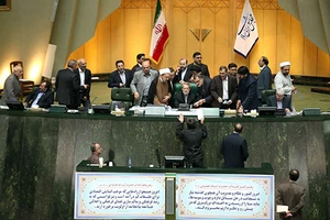 Quốc hội Iran thông qua thỏa thuận về hạt nhân