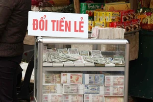 Đề nghị cấm chém lợn, thu phí đổi tiền lẻ trong lễ hội