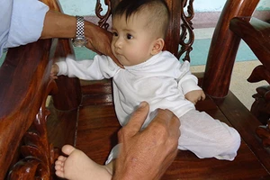 Lại một đứa trẻ bị bỏ rơi thương tâm