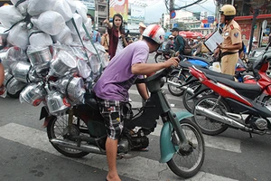 TP.HCM quyết dẹp xe máy ‘mù’