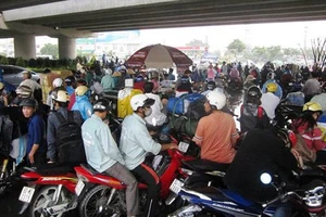 Chỗ trú mưa không giải quyết được kẹt xe
