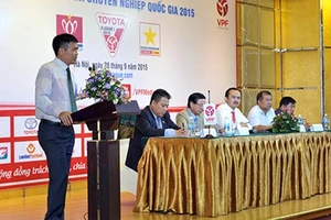 Cứu bóng đá thực sự hay xoa dịu dư luận?