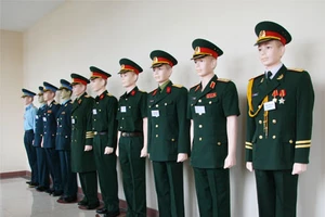 Muốn may quân phục phải xin phép