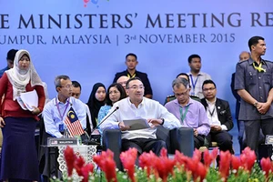 Lập đường dây nóng trên biển