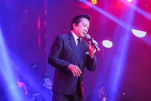 Rườm rà cấp phép cho ca sĩ hải ngoại